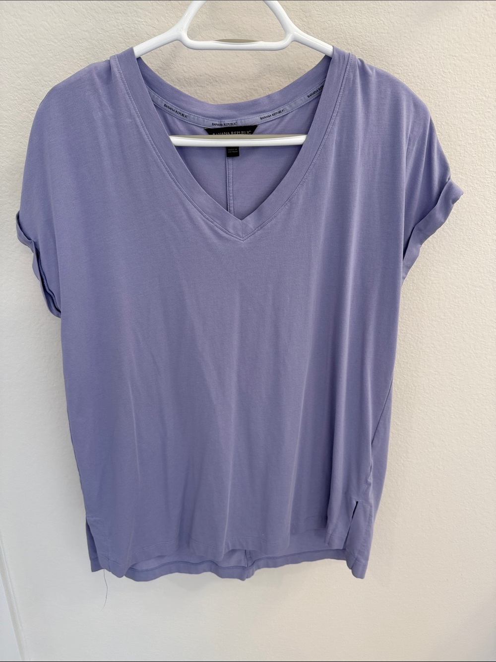 Banana Republic Lavender Short Sleeve V-Neck Top